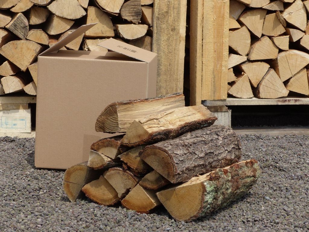 Premium-Kaminholz Eiche, 120 kg, ofenfertig, 25 cm Scheitlänge – Ansicht 1